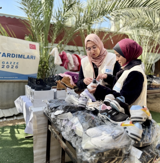 Gazze Üşümesin: 116 Çocuğa Kışlık Mont ve Bot Desteği 